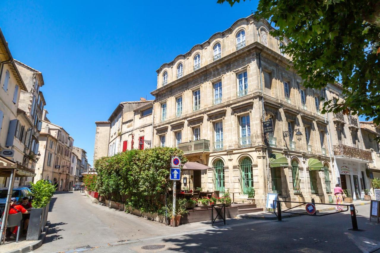 Hotel Le Relais De Poste Arles Centre Historique Exterior foto